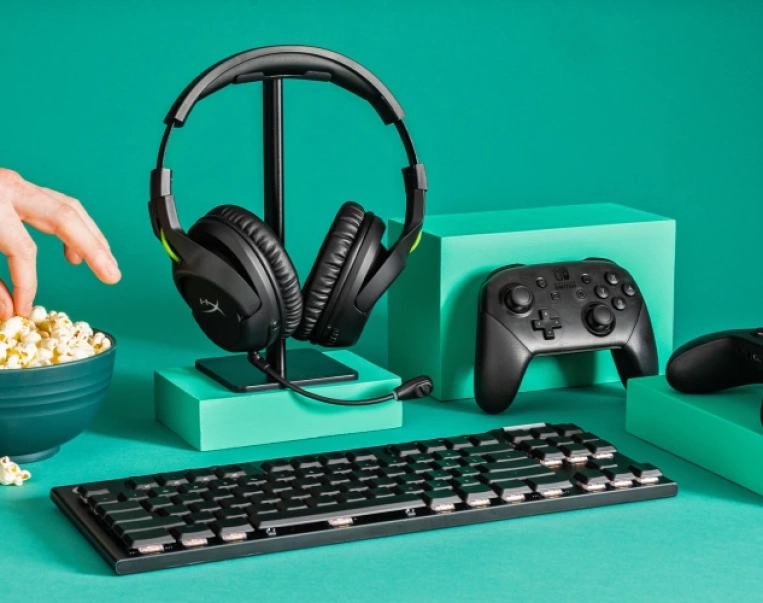 230228-gaming-accessories-vl-2x1